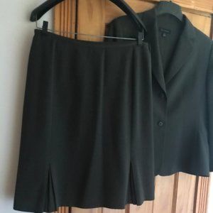 Women 2 piece Suite _Skirt & Jacket